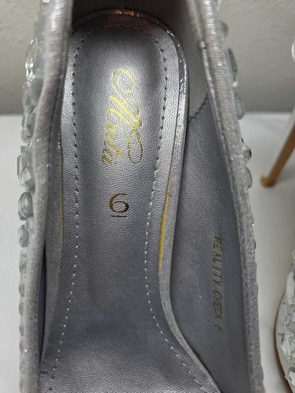 Mata Shoes Reality Check Silver Rhinestone Jeweled Pointed Toe Pumps Size 6 NWOB
